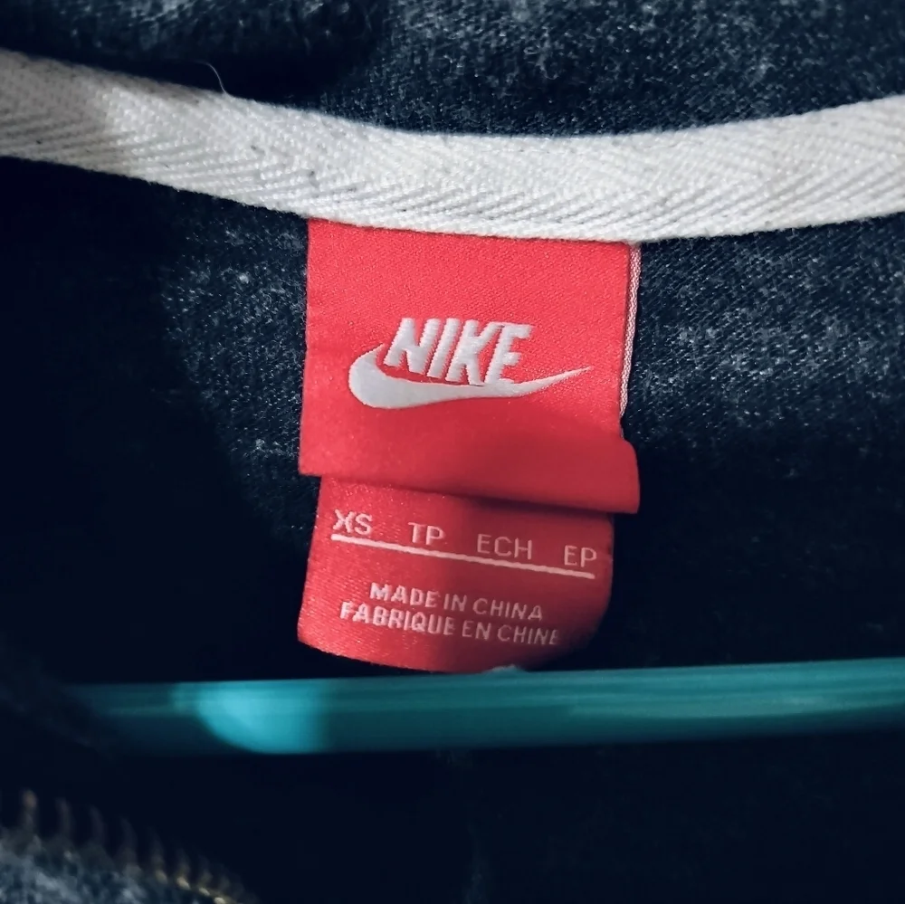 3026) Vintage NIKE Women Gray Full Zip Training Hoodie Size XS